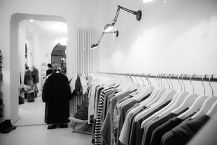 新津职业西服品牌—品质与时尚的完美融合