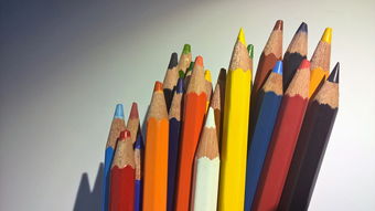 冷色系绘画铅笔推荐品牌及案例分析